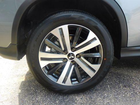 New 2025 Mitsubishi Outlander Sport SE image 8