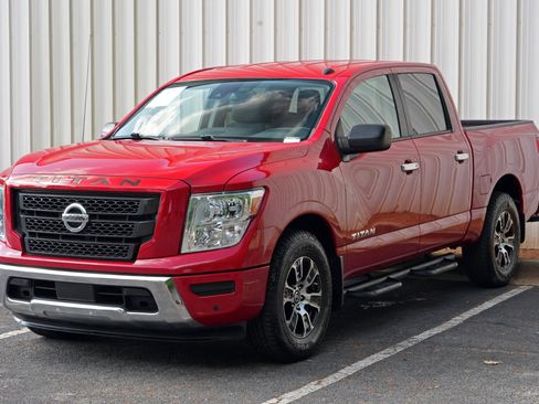 Used 2021 Nissan Titan SV w/ SV Convenience Package RWD image 41