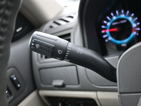 Used 2012 Ford Fusion SEL image 19