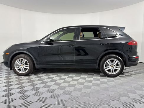 Used 2016 Porsche Cayenne image 2