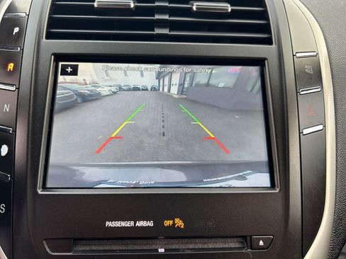 Used 2017 Lincoln MKC Premiere image 31