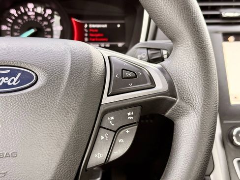 Used 2019 Ford Fusion SE FWD image 26