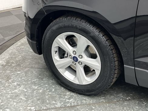 Used 2018 Ford Edge SE image 27
