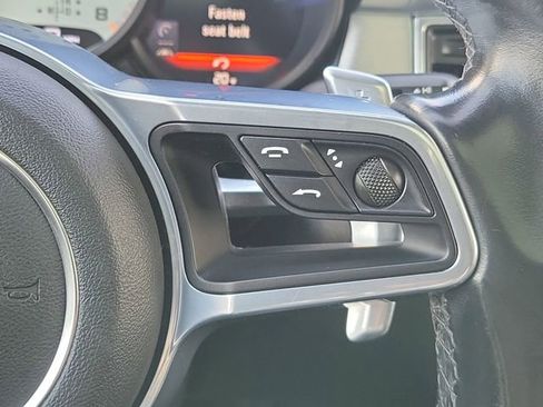 Used 2018 Porsche Macan Turbo image 17