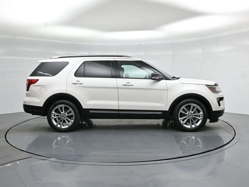 Certified 2018 Ford Explorer XLT w/ Equipment Group 202A image 25