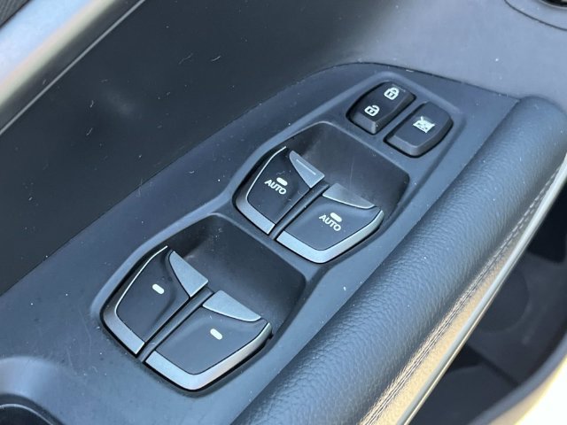Used 2017 Hyundai Santa Fe SE w/ SE Premium Package 02 AWD/4WD image 29