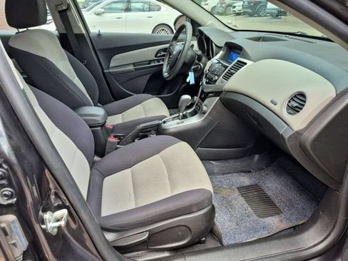Used 2014 Chevrolet Cruze LS FWD image 18