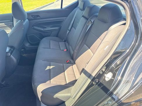 Used 2024 Nissan Altima 2.5 SV FWD image 14