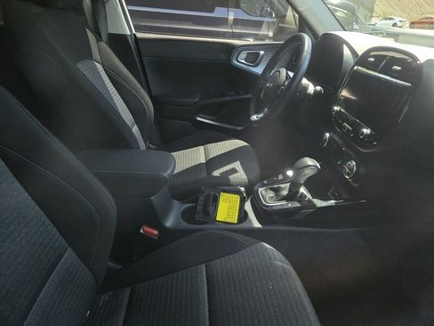 Certified 2023 Kia Soul EX FWD image 3