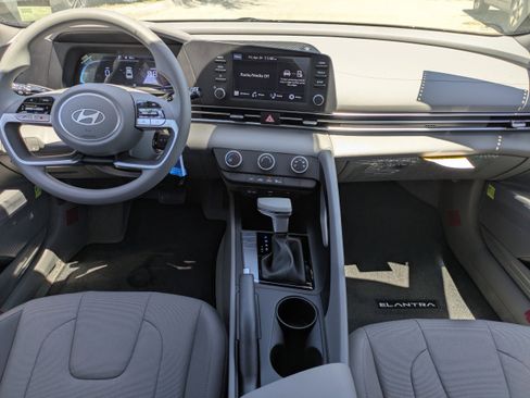 New 2026 Hyundai Elantra SE FWD image 13
