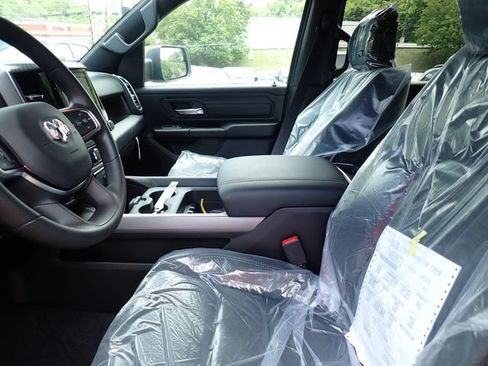 New 2026 RAM 1500 Express AWD/4WD image 14