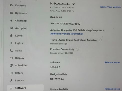 Used 2024 Tesla Model Y Long Range AWD/4WD image 22