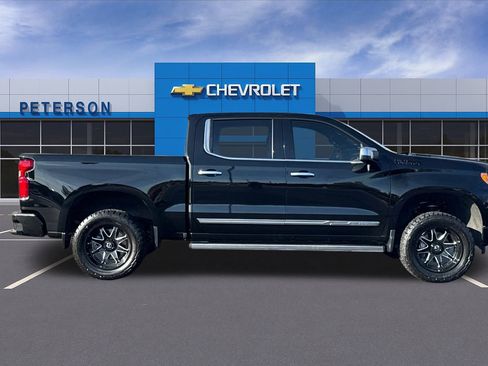 Used 2024 Chevrolet Silverado 1500 High Country image 3