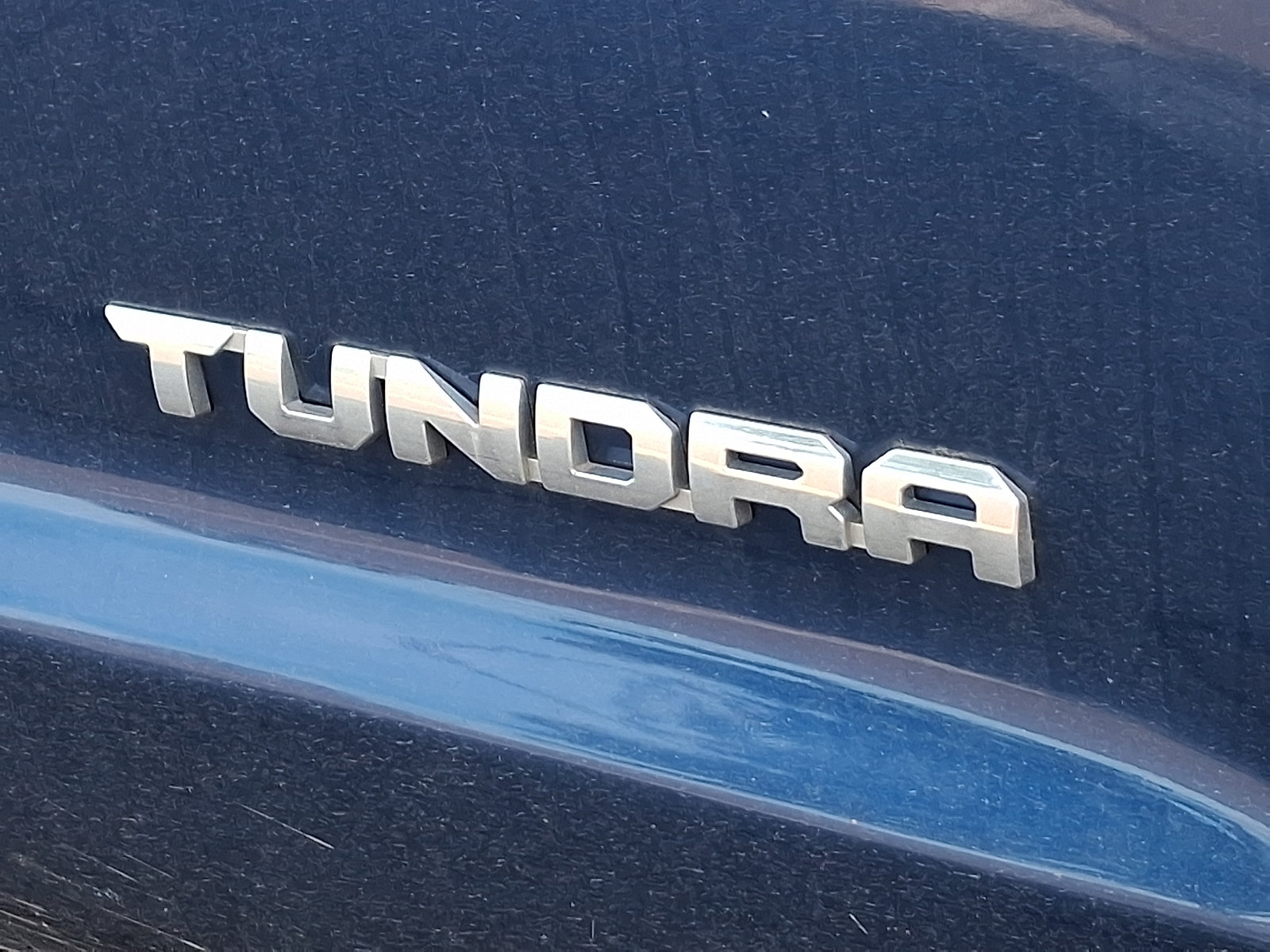 Used 2015 Toyota Tundra SR5 w/ TRD Off Road Package AWD/4WD image 4