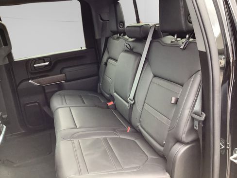 Used 2022 GMC Sierra 2500 Denali w/ Denali Black Diamond Edition image 13