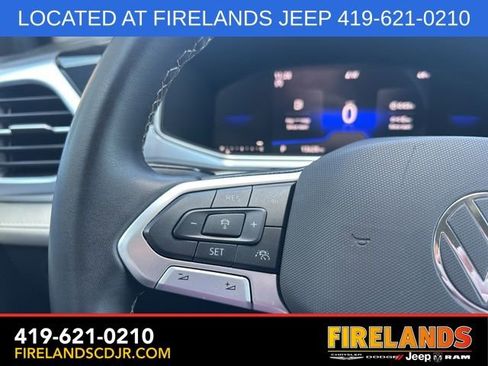 Used 2025 Volkswagen Taos SE FWD image 20