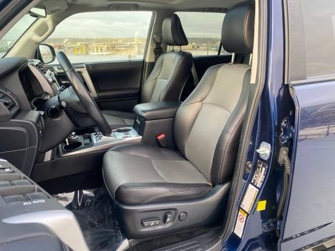 Used 2018 Toyota 4Runner SR5 Premium AWD/4WD image 19
