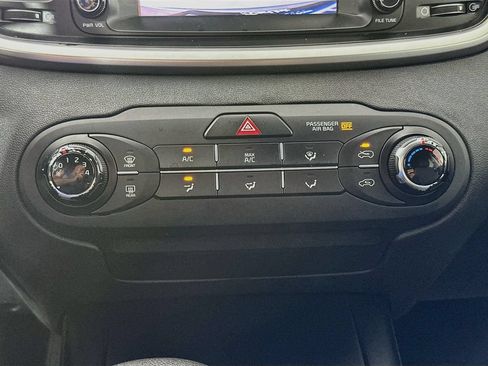 Used 2020 Kia Sorento FWD V6 image 17