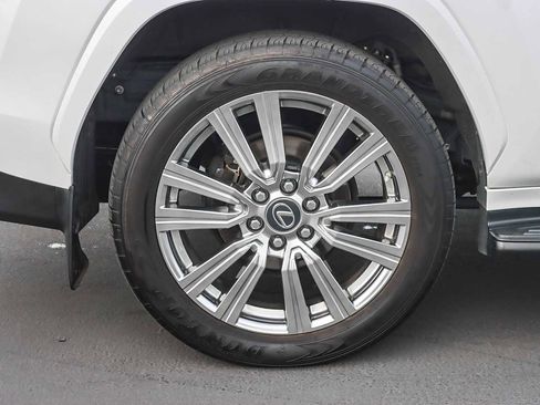 Used 2023 Lexus LX 600 4WD w/ Ultra Luxury Package image 10