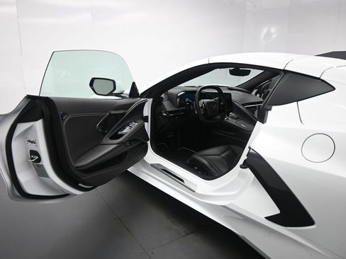 Used 2023 Chevrolet Corvette Stingray Preferred Cpe w/ Z51 Performance Package RWD image 8