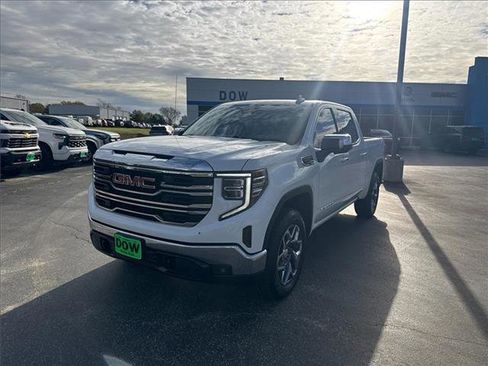 Used 2023 GMC Sierra 1500 SLT image 1