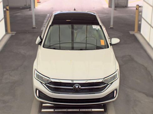 Used 2023 Volkswagen Jetta SEL FWD image 2