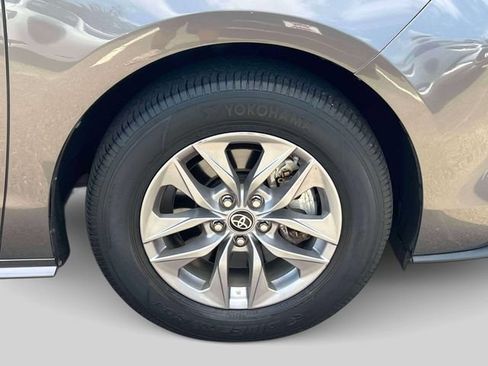 Certified 2022 Toyota Sienna XLE FWD image 15