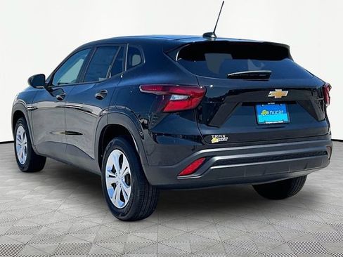 New 2026 Chevrolet Trax LS FWD image 4
