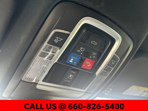 Used 2024 RAM 1500 Limited AWD/4WD image 29