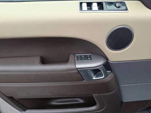 Used 2021 Land Rover Range Rover Sport SE image 19