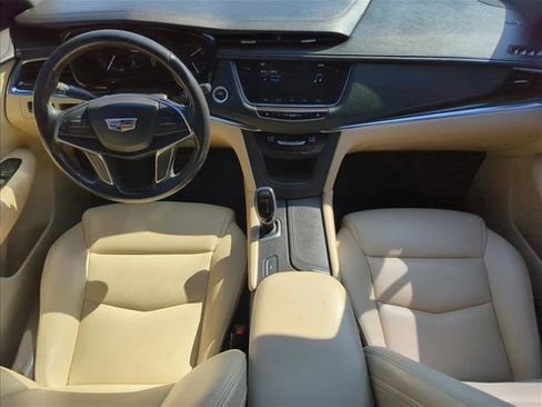 Used 2018 Cadillac XT5 FWD w/ LPO, Wheel Lock Package image 17