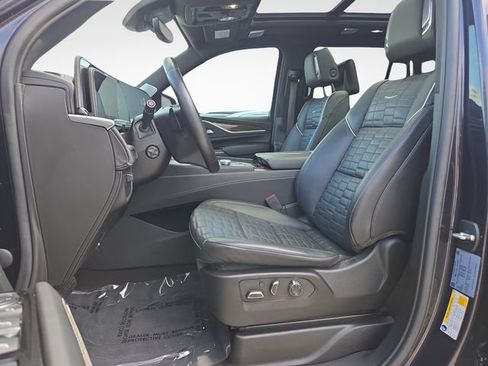 Used 2023 Cadillac Escalade Sport Platinum RWD image 18