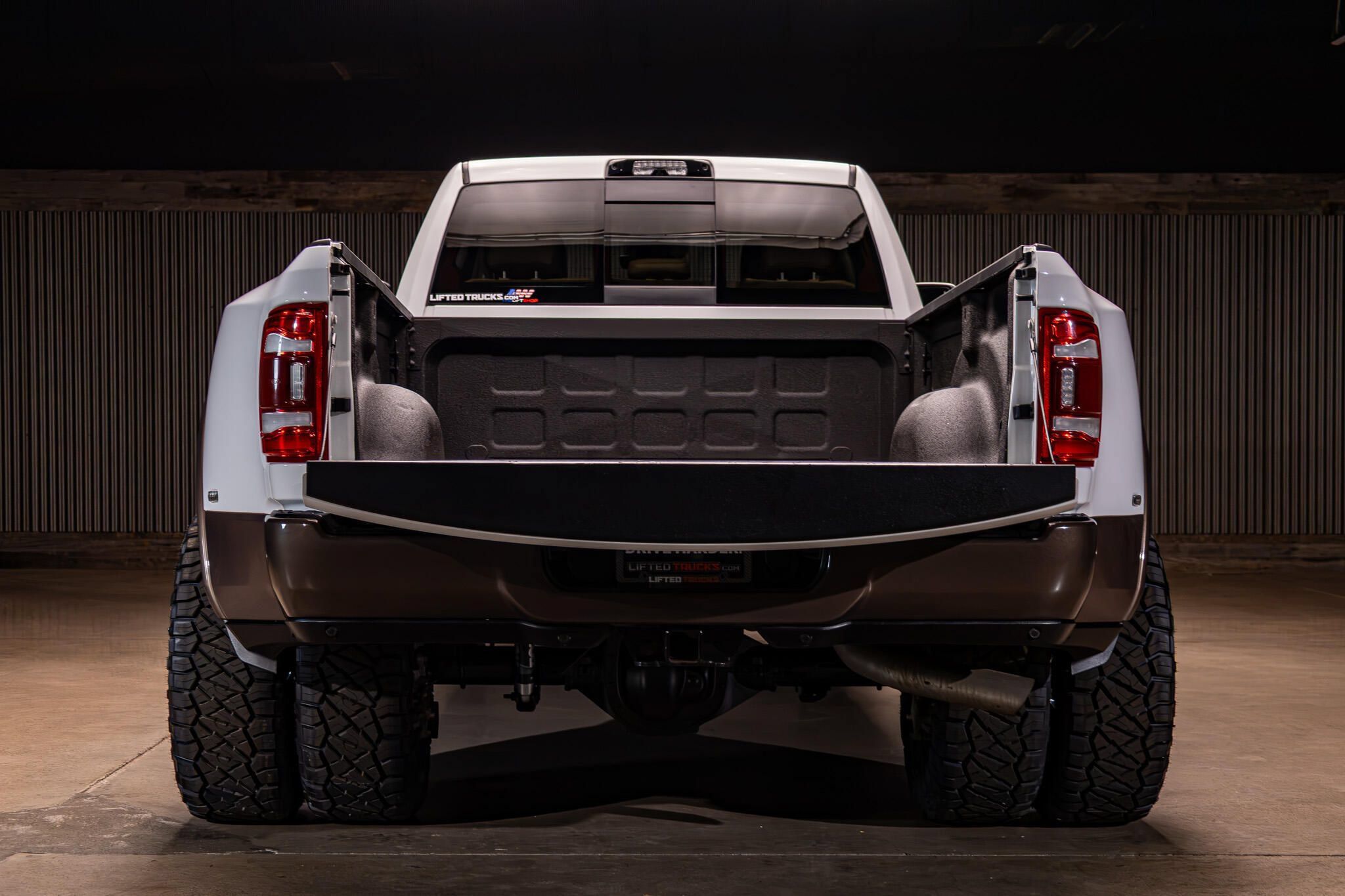 Used 2024 RAM 3500 Limited w/ Safety Group AWD/4WD image 9