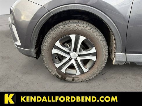 Used 2018 Toyota RAV4 LE image 10