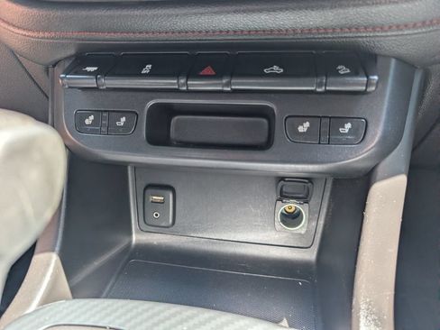 Used 2015 GMC Canyon SLE w/ All-Terrain Package AWD/4WD image 17