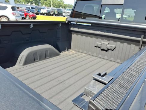 Used 2022 Chevrolet Silverado 1500 LTZ w/ LTZ Convenience Package II AWD/4WD image 16
