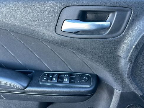 Certified 2022 Dodge Charger SXT w/ Blacktop Package image 11