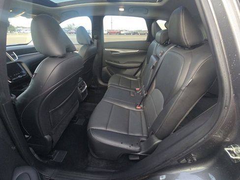 Used 2023 INFINITI QX50 Luxe image 7