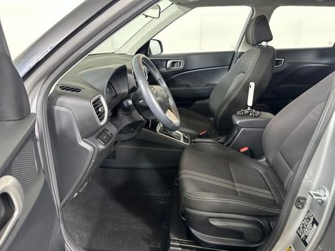 Certified 2023 Hyundai Venue SEL image 11