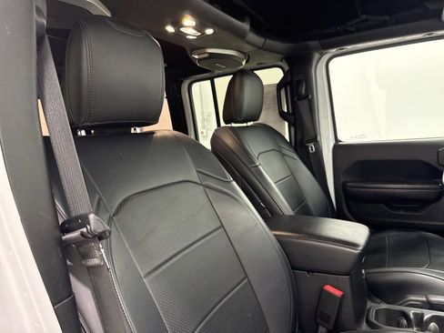 Used 2020 Jeep Wrangler Unlimited Sport image 12