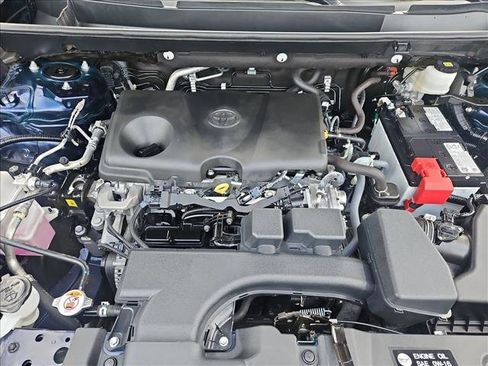 Used 2025 Toyota RAV4 XLE AWD/4WD image 23