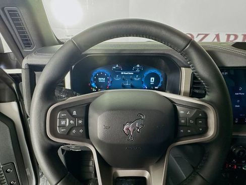 New 2025 Ford Bronco Outer Banks w/ Sasquatch Package image 11