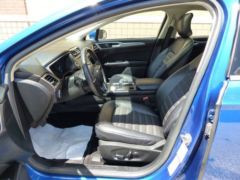 Used 2017 Ford Fusion SE w/ Equipment Group 201A AWD/4WD image 23