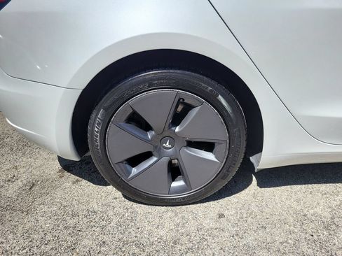 Used 2023 Tesla Model 3 Standard Range RWD image 10