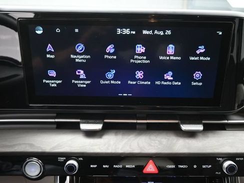 Used 2024 Kia Carnival EX FWD image 7