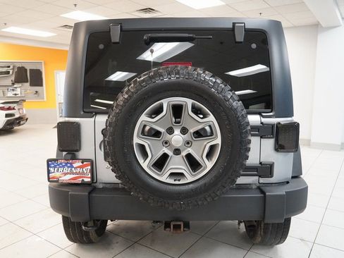 Used 2014 Jeep Wrangler Unlimited Rubicon w/ Connectivity Group image 12
