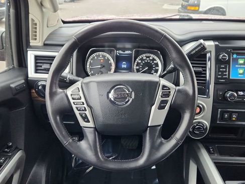 Used 2018 Nissan Titan SL image 36
