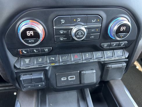 Used 2022 GMC Sierra 3500 Denali image 39