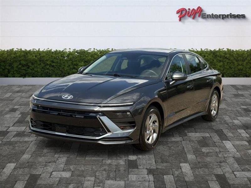 Used 2025 Hyundai Sonata SE FWD image 4