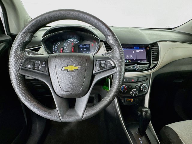 Used 2021 Chevrolet Trax LS w/ Tint and Cruise Package FWD image 10